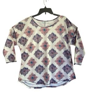 ST. JOHN'S BAY Active Wear Long 3/4 Sleeve White Medallion Top Size XL